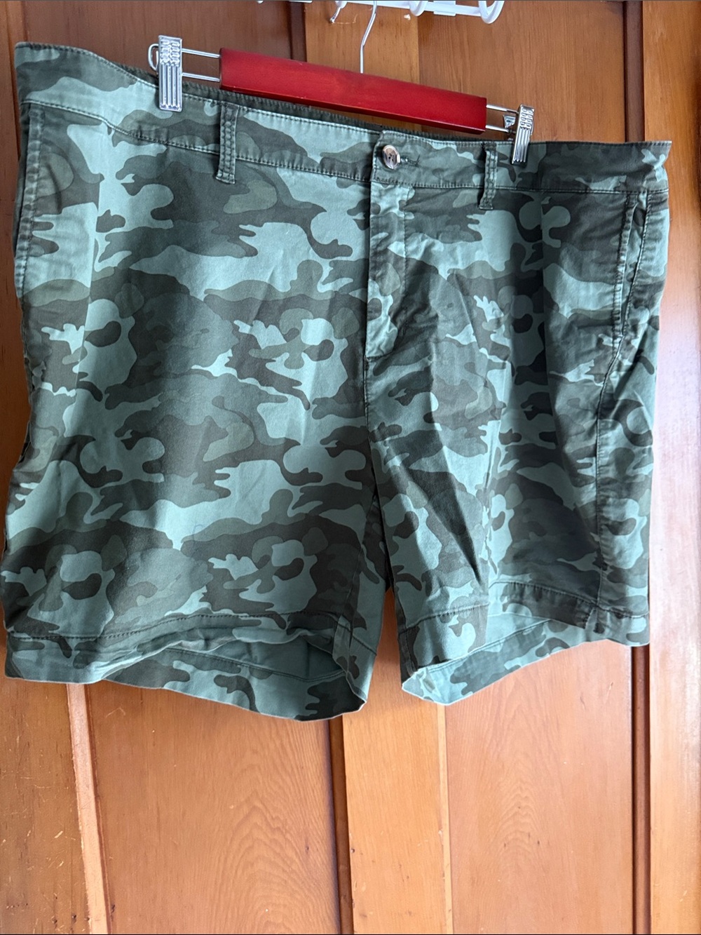 Old Navy Women's 20W High Waist Camo Shorts - Olive Green